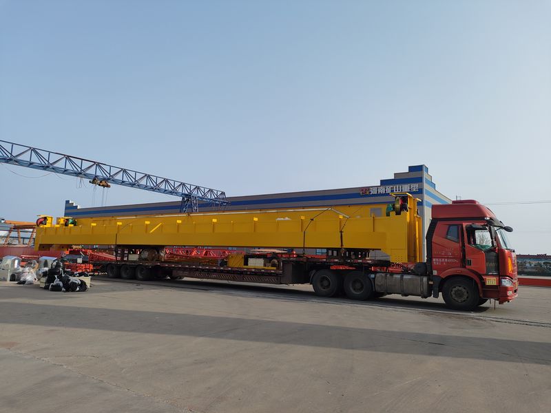 通用橋式起重機  QD32/5t—25.5m  制作完成，發(fā)往河南洛陽交付客戶使用