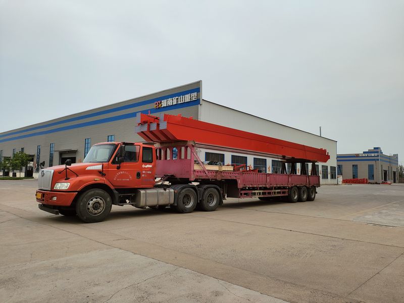 電動葫蘆橋式起重機(jī) 3臺 LH5t-17m 制作完成，發(fā)往河南漯河交付客戶使用。